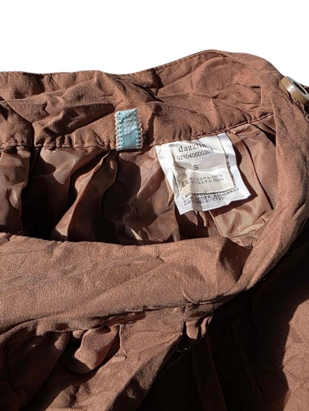 Dazzlin Japanese brand pleated brown shorts with button detail - Picture 3 of 3